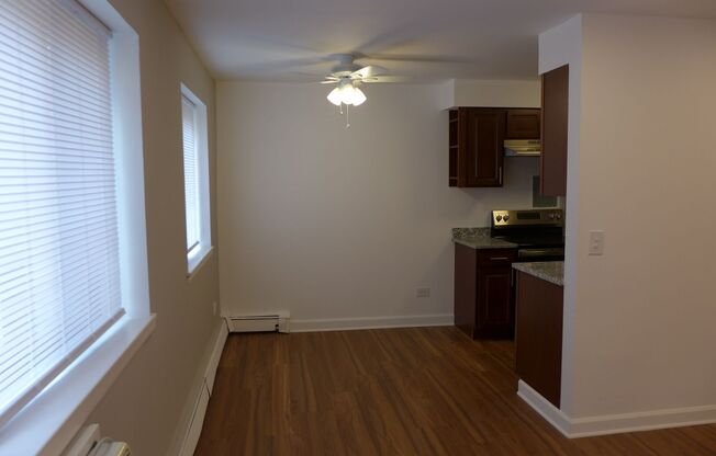 1 bed, 1 bath, 650 sqft, $1,650, Unit 2B