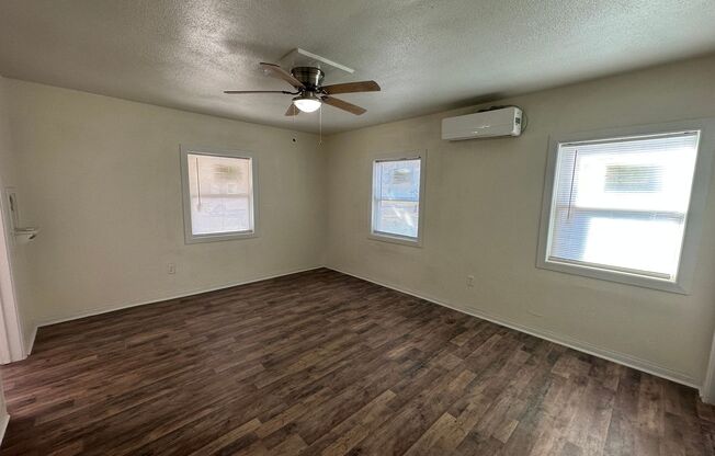 1 bed, 1 bath, 720 sqft, $695, Unit Front