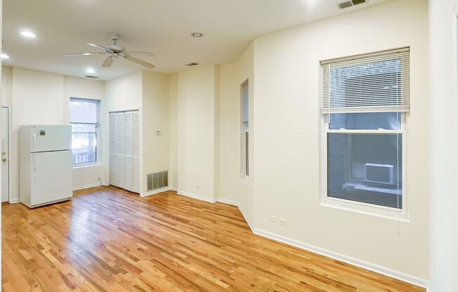 2 beds, 1 bath, 810 sqft, $2,795, Unit 2604RA-1