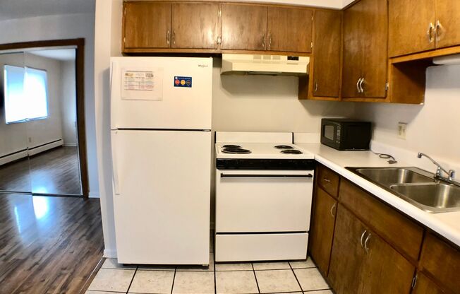 1 bed, 1 bath, 660 sqft, $700, Unit 4