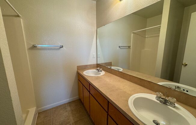 3 beds, 2.5 baths, 1,230 sqft, $1,300, Unit Unit A