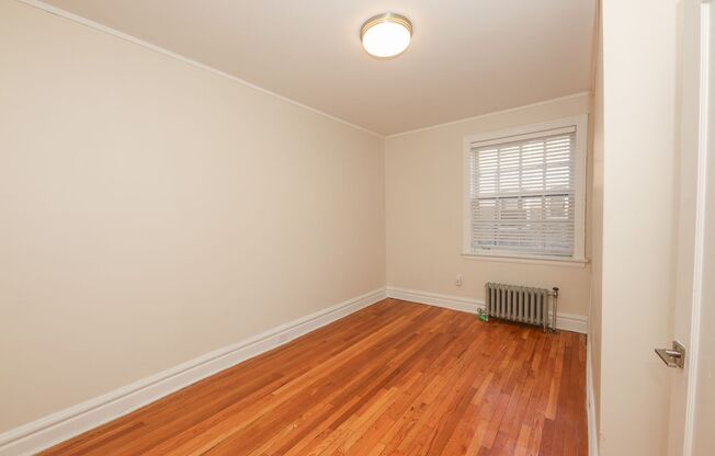 2 beds, 1 bath, 815 sqft, $1,945, Unit 509-2