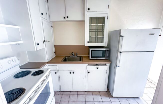 1 bed, 1 bath, 590 sqft, $2,225, Unit 09