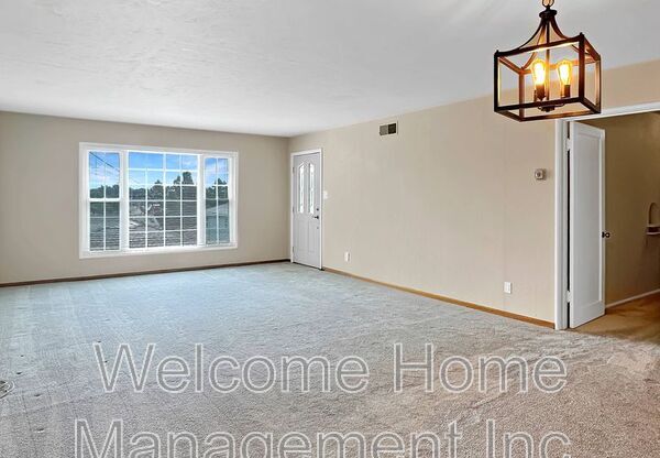 1228 SANDELIN DR