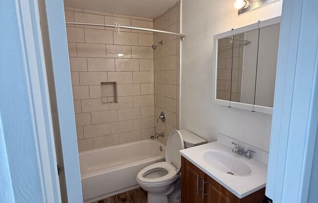 214 E. Hyde Park Blvd