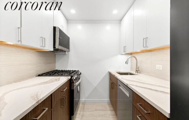 2 beds, 1 bath, 887 sqft, $6,500, Unit 18L
