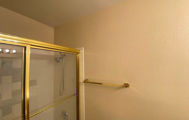 1 bed, 1 bath, $1,050, Unit # 257