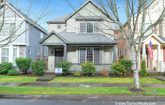 Sharp Craftsman-style - Near Parks and Tualatin Hwy with quick access to Hillsboro