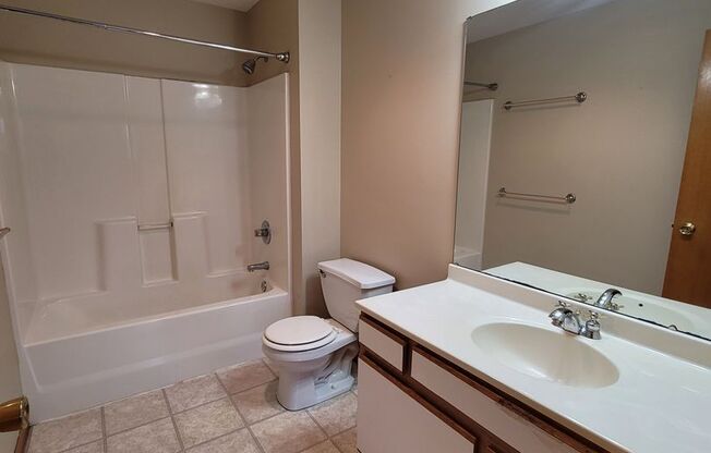 2 beds, 1 bath, $950