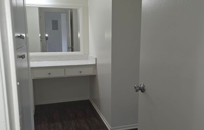 1 bed, 1 bath, 713 sqft, $2,075, Unit A124