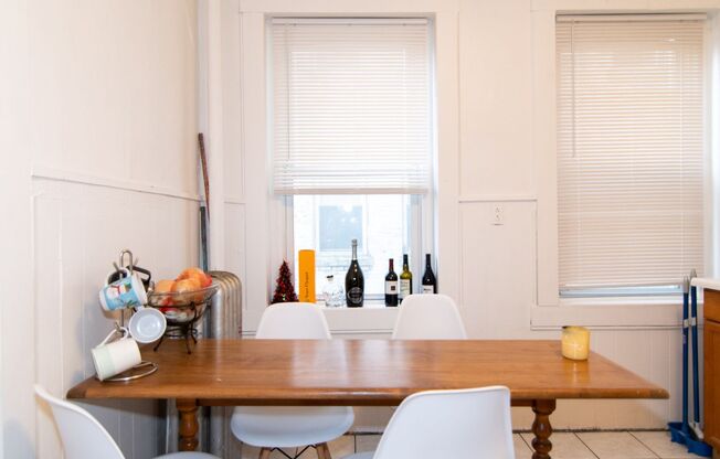 3 beds, 1 bath, $3,300, Unit Unit #10