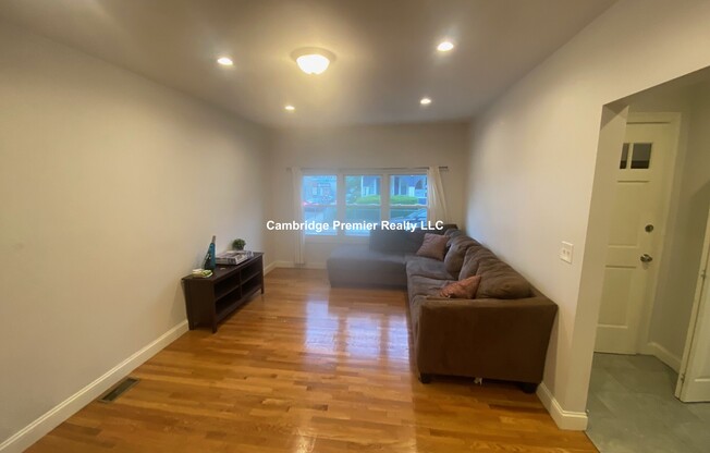 1 BERWICK RD