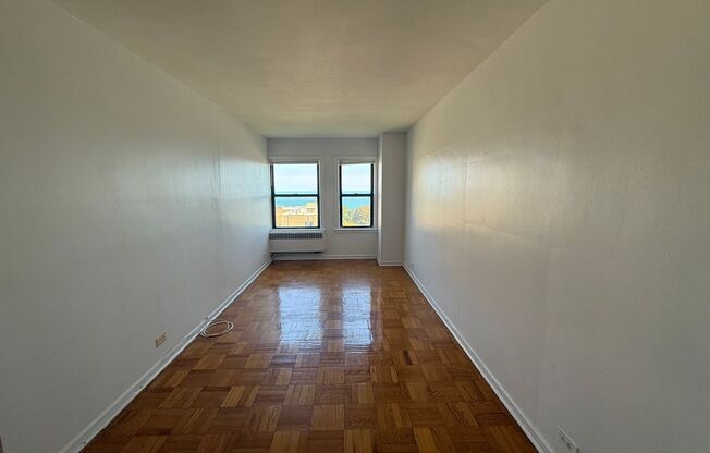 3 beds, 1 bath, 1,000 sqft, $2,195, Unit 1607