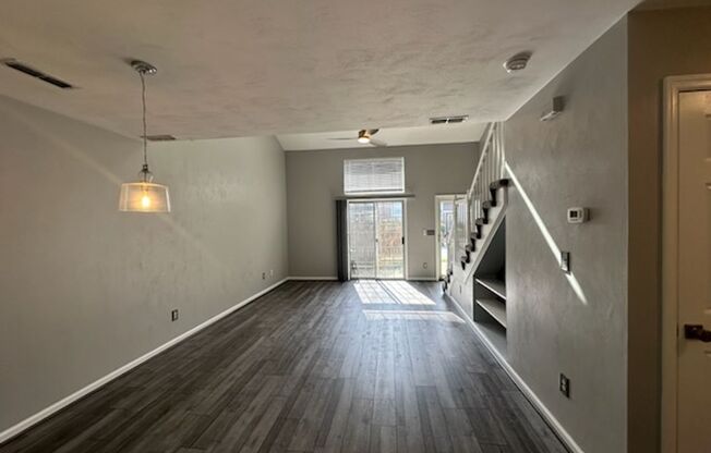 Gorgeous Townhouse is Riverwalk