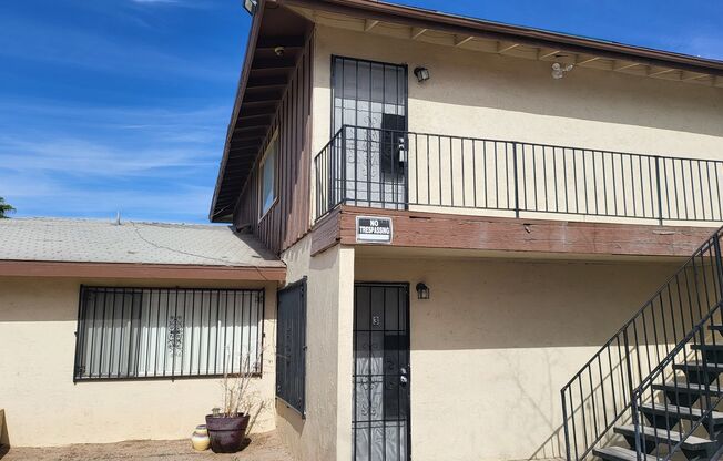 2 beds, 1 bath, 908 sqft, $1,400, Unit Michael Unit 4