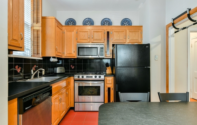 1 bed, 1 bath, 520 sqft, $2,300, Unit 11