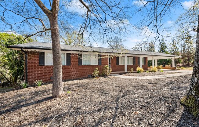 3 Bedroom Lake Home In Gainesville!