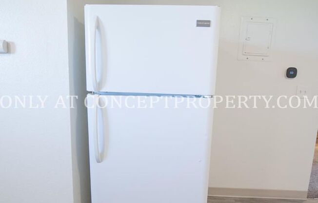 2 beds, 1 bath, 830 sqft, $1,199, Unit 26