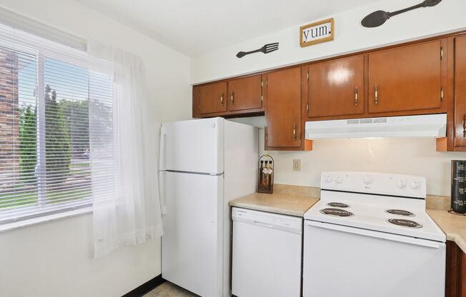 2 beds, 1 bath, 740 sqft, $1,199, Unit D - 04