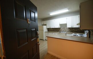 2 beds, 1 bath, $1,695, Unit 2