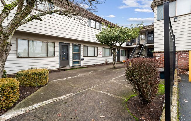 Executive Arms Apartments