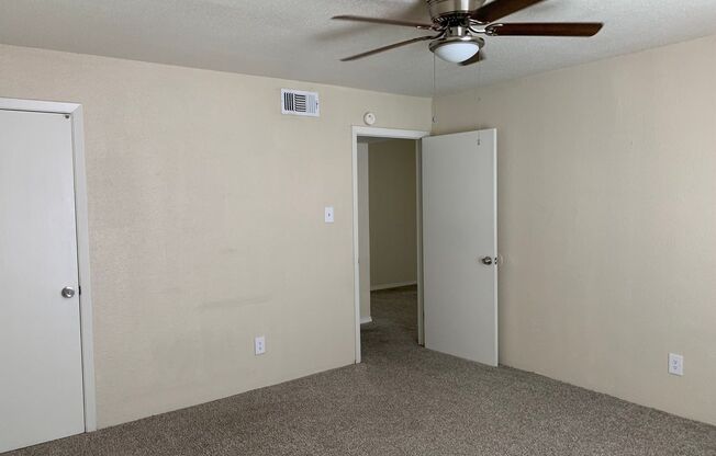 1 bed, 1 bath, 703 sqft, $875, Unit 2122