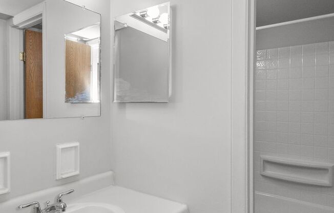 2 beds, 1 bath, 900 sqft, $1,049, Unit 108 D