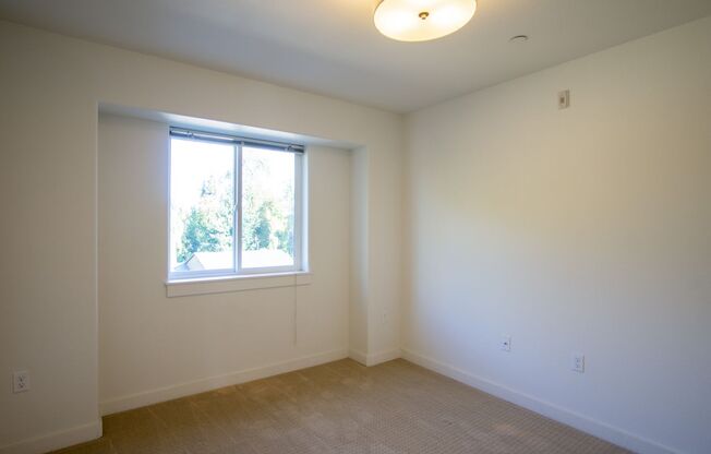 2 beds, 1 bath, $1,725, Unit 302