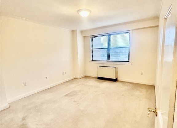 2 beds, 2 baths, 1,315 sqft, $4,300, Unit 14N