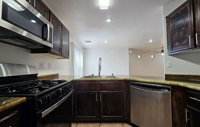 10033 SWIMMING HOLE ST