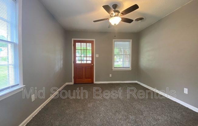 4 beds, 1 bath, 1,080 sqft, $995