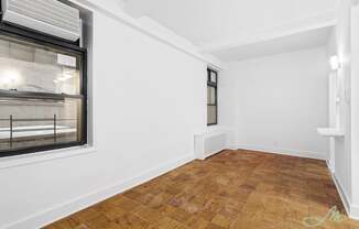 132 E 45 ST