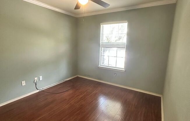 3 BD/2.5 BA AVAILABLE IN GATED COMMUNITY IN THE HEART OF MEDICAL CENTER!