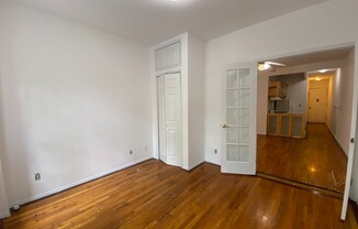 2 beds, 1 bath, $3,250, Unit 4