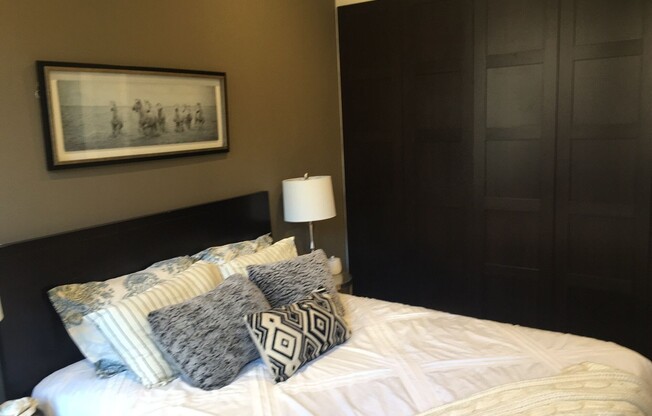 2 beds, 2 baths, 802 sqft, $2,460, Unit 402