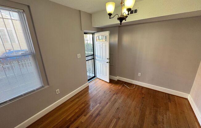 Charming 3BR Townhome Near Eastern Market with Private Yard and Prime DC Access