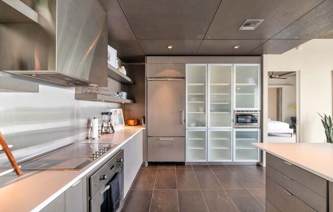2 beds, 3 baths, $6,495