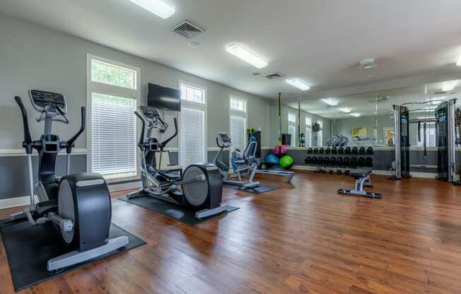 Fitness center1 at Stonebriar Woods Apartments, Overland Park, 66213