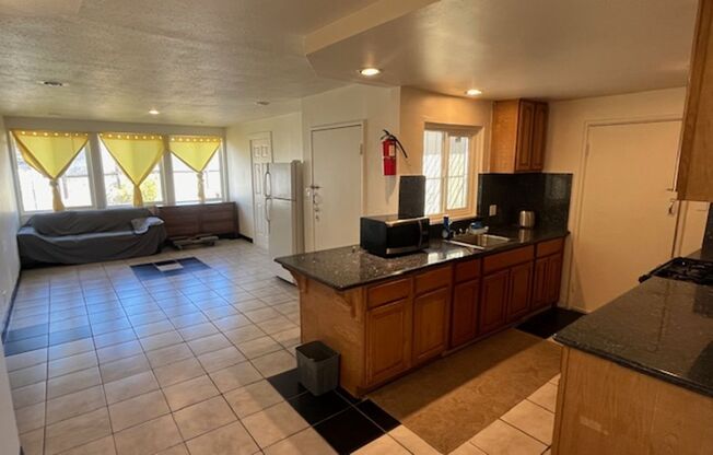 5 beds, 2 baths, $3,300