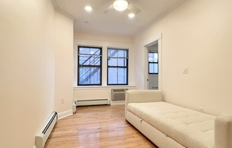 Studio, 1 bath, 309 sqft, $1,800, Unit 15