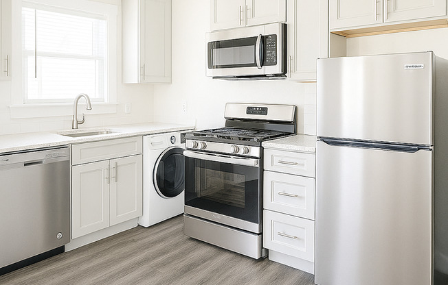 Great Location with Full Washer and Dryer in Unit and Full Kitchen!