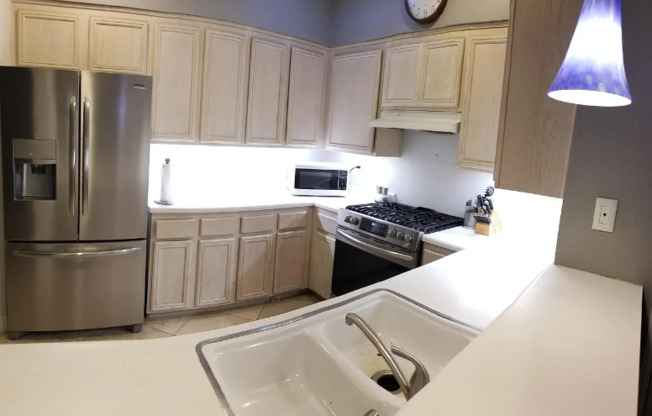 1204 GONZALES WAY