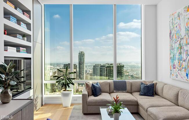 1 bed, 1 bath, 870 sqft, $4,500, Unit 4207