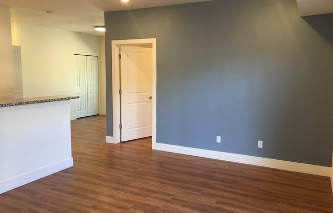 3 beds, 2 baths, 1,125 sqft, $1,995, Unit 2109