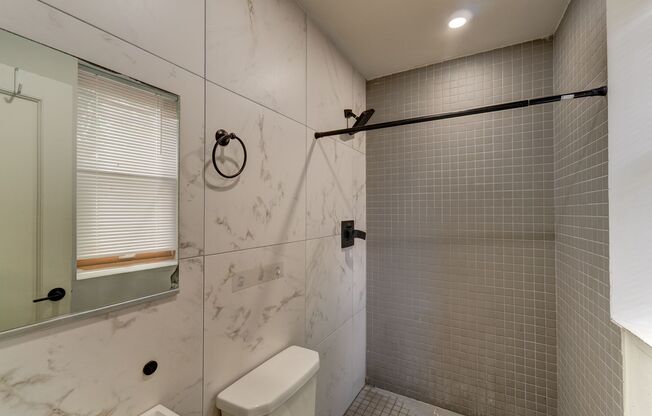 3 beds, 2 baths, 736 sqft, $2,695, Unit 36