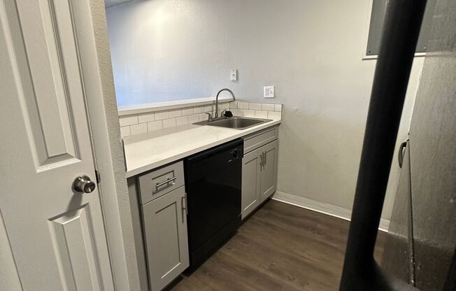 1 bed, 1 bath, 600 sqft, $1,150, Unit 207