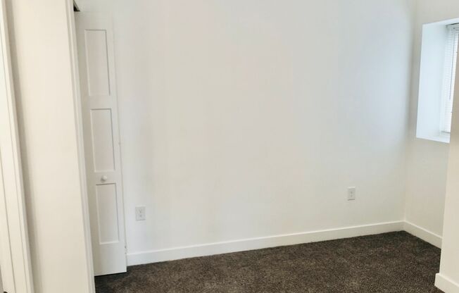 1 bed, 1 bath, 402 sqft, $1,275, Unit 517- (7)