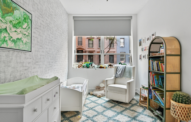 416 W 52 ST