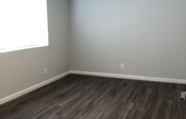 2 beds, 1.5 baths, 1,000 sqft, $3,595, Unit 27