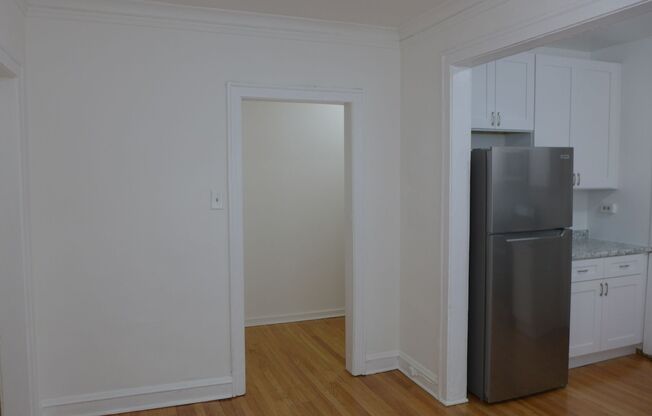 2 beds, 1 bath, $1,595, Unit 2048 Kostner - 3A